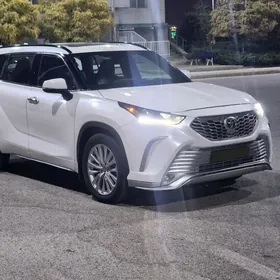 Toyota Highlander 2022