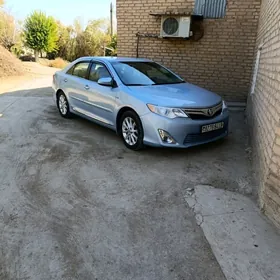 Toyota Camry 2012