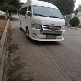 Toyota Hiace 2015