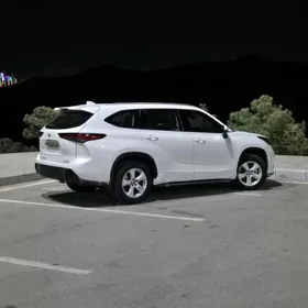 Toyota Highlander 2020