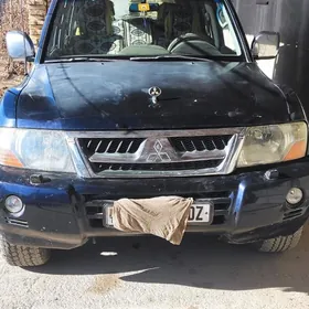 Mitsubishi Pajero 2003