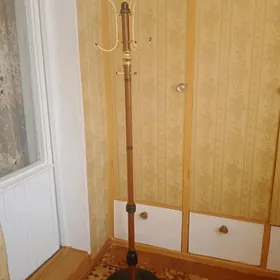 Вешалка напольная для одежды