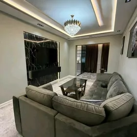 satlyk gowdan w 1 etaj 3komnat