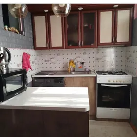 11 МКР 1 в 2 КОМ 4 ЭТАЖ