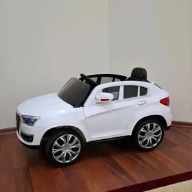 Çagalar üçin Audi maşyn