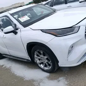 Toyota Highlander 2022