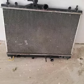 Radyator nissan versa 2012