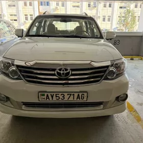 Toyota Fortuner 2006