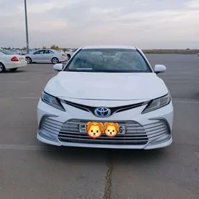 Toyota Camry 2021