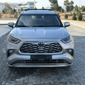 Toyota Highlander 2021