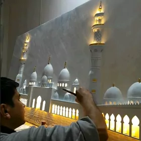 Suratkeş/Художник