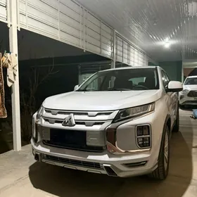 Mitsubishi Outlander Sport 2021