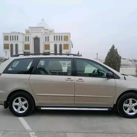 Toyota Sienna 2008