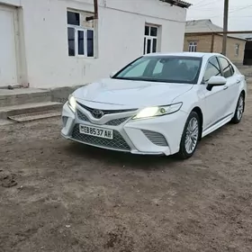 Toyota Camry 2018