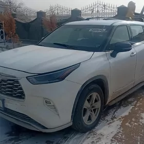 Toyota Highlander 2021