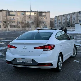 Hyundai Elantra 2020