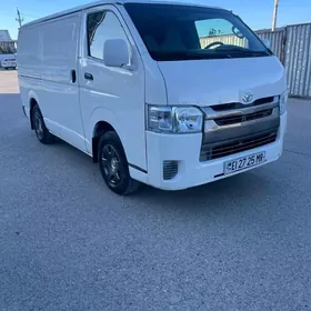 Toyota Hiace 2010
