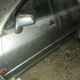 Mitsubishi Diamante 1995