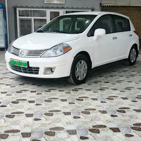 Nissan Versa 2012