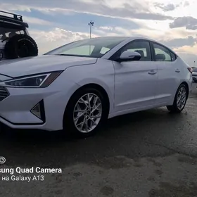 Hyundai Elantra 2020