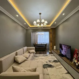 ЕРЕВАНСКАЯ 3 КОМН.