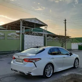 Toyota Camry 2018