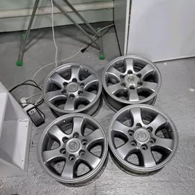 HILUX  RUNNER TACOMA