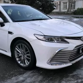 Toyota Camry Hybrid 2021
