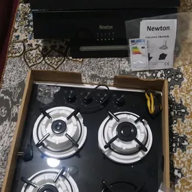 Вытяжка и газовая плита