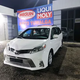 Toyota Sienna 2020