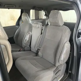 Toyota Sienna 2017