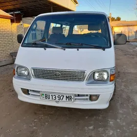 Toyota Hiace 2001