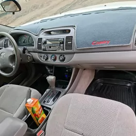 Toyota Camry 2004