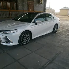 Toyota Camry 2020