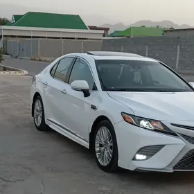 Toyota Camry 2018