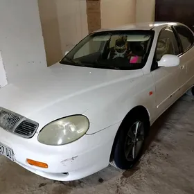 Daewoo Leganza 1998