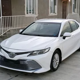 Toyota Camry 2018