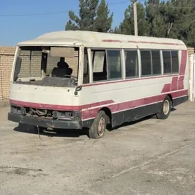 Mitsubishi Rosa 1990