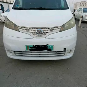 Nissan NV200 2015