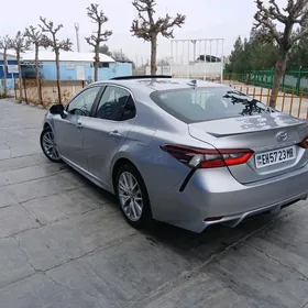 Toyota Camry 2021
