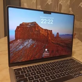 Apple MacBook 13 m3 2024