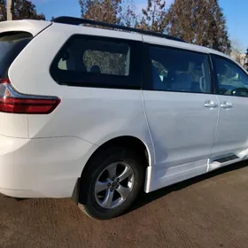 Toyota Sienna 2020