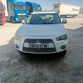 Mitsubishi Outlander 2010
