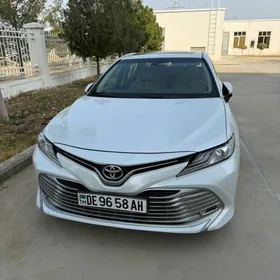 Toyota Camry 2020