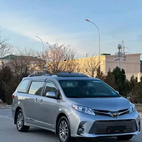 Toyota Sienna 2019