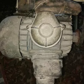 Hamyr ýugyrýan maşyn