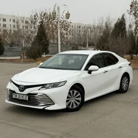 Toyota Camry 2020