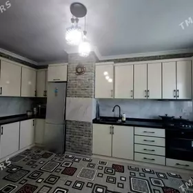 Buzmeýin satlyk jaý