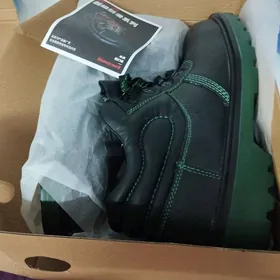 Пол сапоги ( Ish botinka)