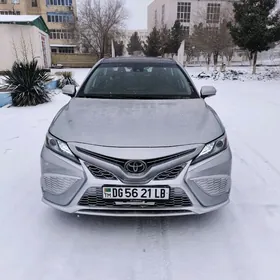 Toyota Camry 2021